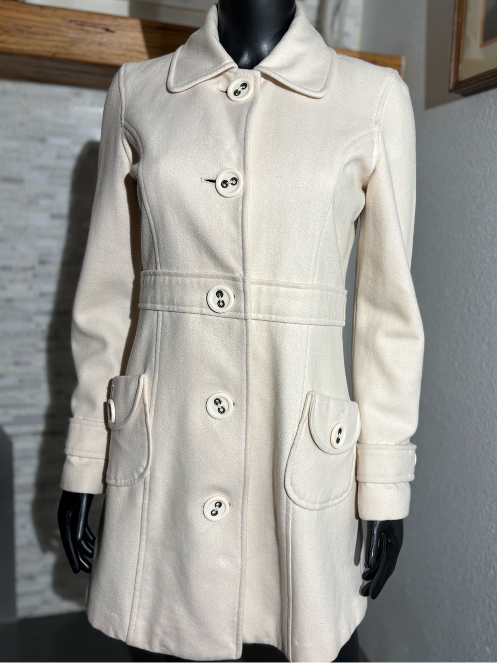 Anthropologie Tulle brand cream-colored single-breasted pea coat/trench coat
